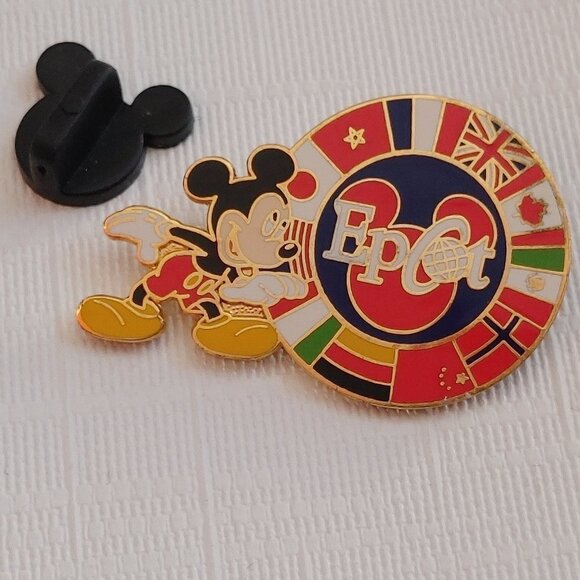 DISNEY PIN EPCOT CENTER WORLD SHOWCASE Circle of Flags 2003 Pin Traders … - Picture 1 of 2